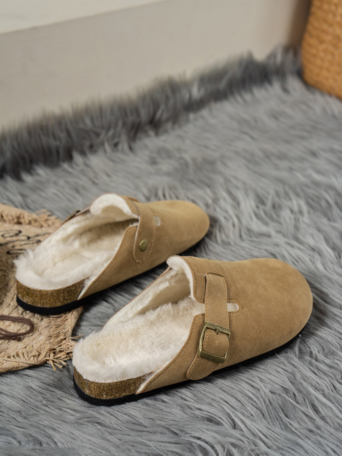 Suede Round Toe Slippers