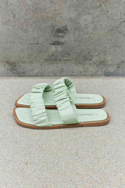 Double Strap Scrunch Sandal in Gum Leaf