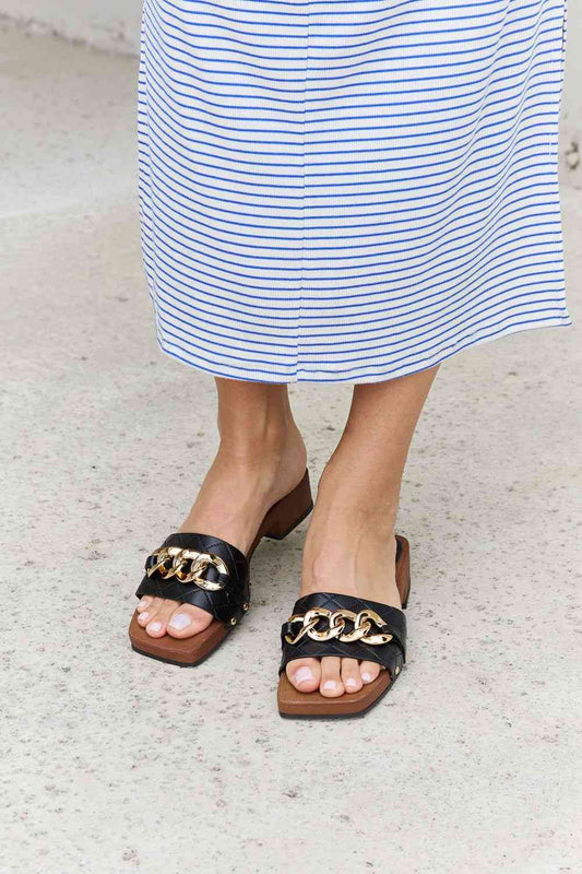 Square Toe Chain Detail Clog Sandal in Black